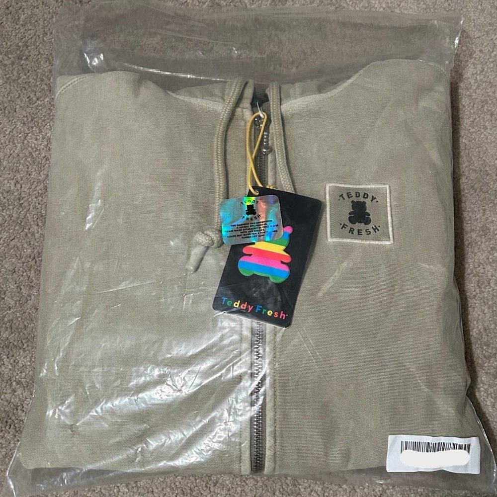 NEW with Tags - Teddy Fresh - Classic Pigment Dye Zip Hoodie - Picture 4 of 6